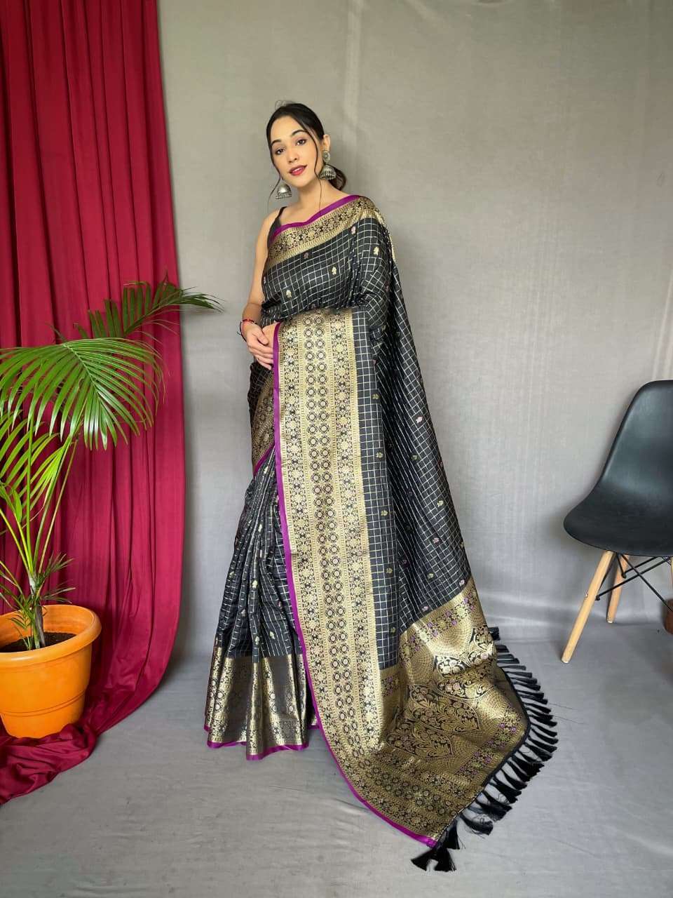 kalindi-antique-weaving-luxurious-handloom-sarees-for-women-2-2026-06-11_12_04_04