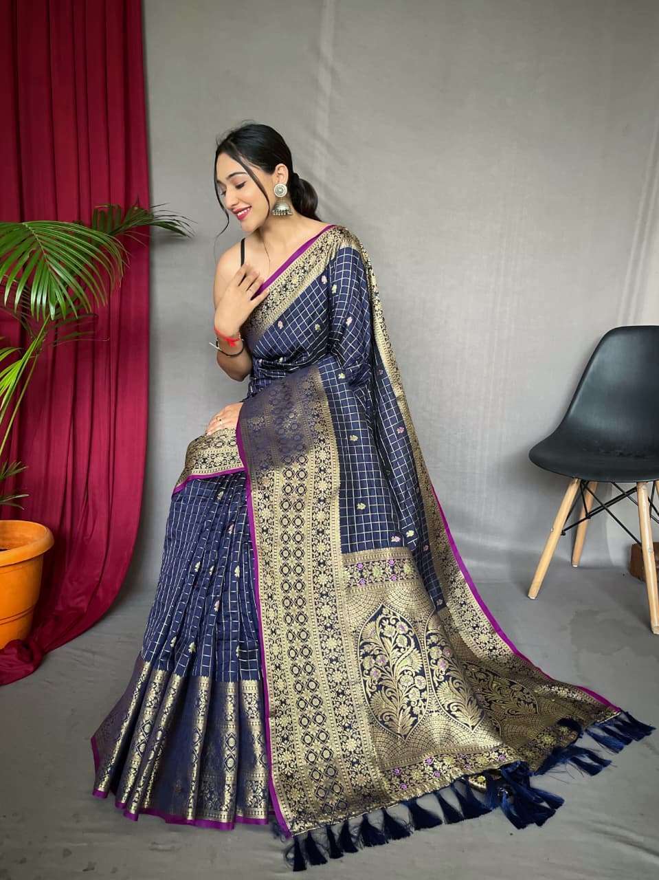 kalindi-antique-weaving-luxurious-handloom-sarees-for-women-23-2026-06-11_12_04_05