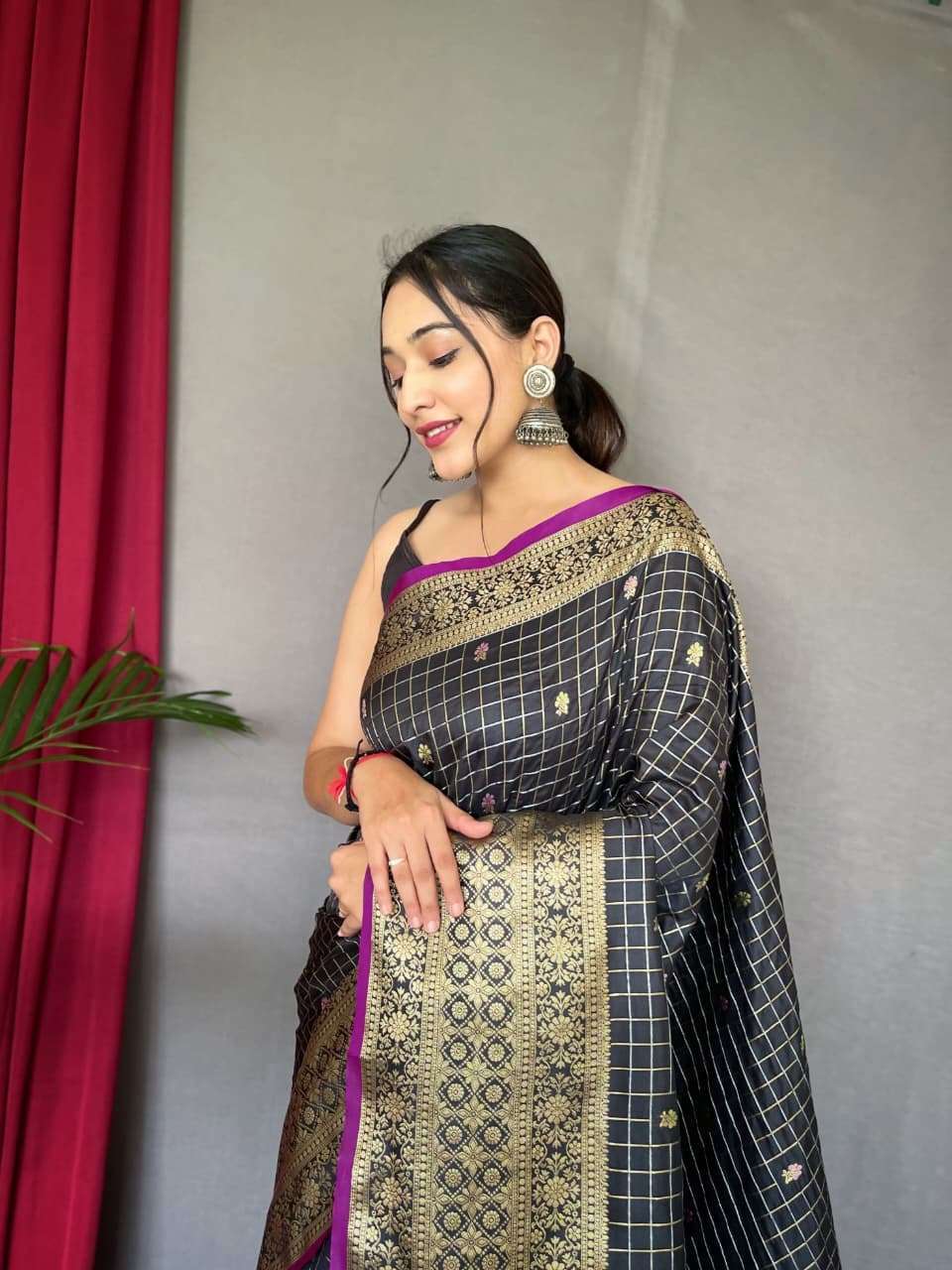 kalindi-antique-weaving-luxurious-handloom-sarees-for-women-4-2026-06-11_12_04_04